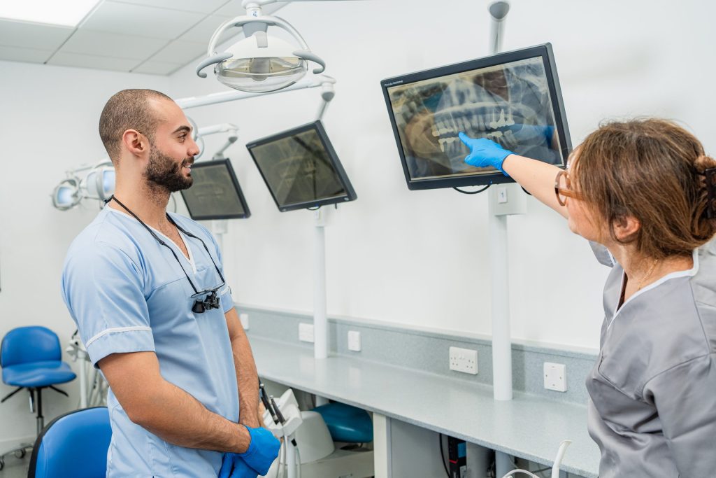 Certificate Course in Implant Dentistry for Hygienists and Therapists